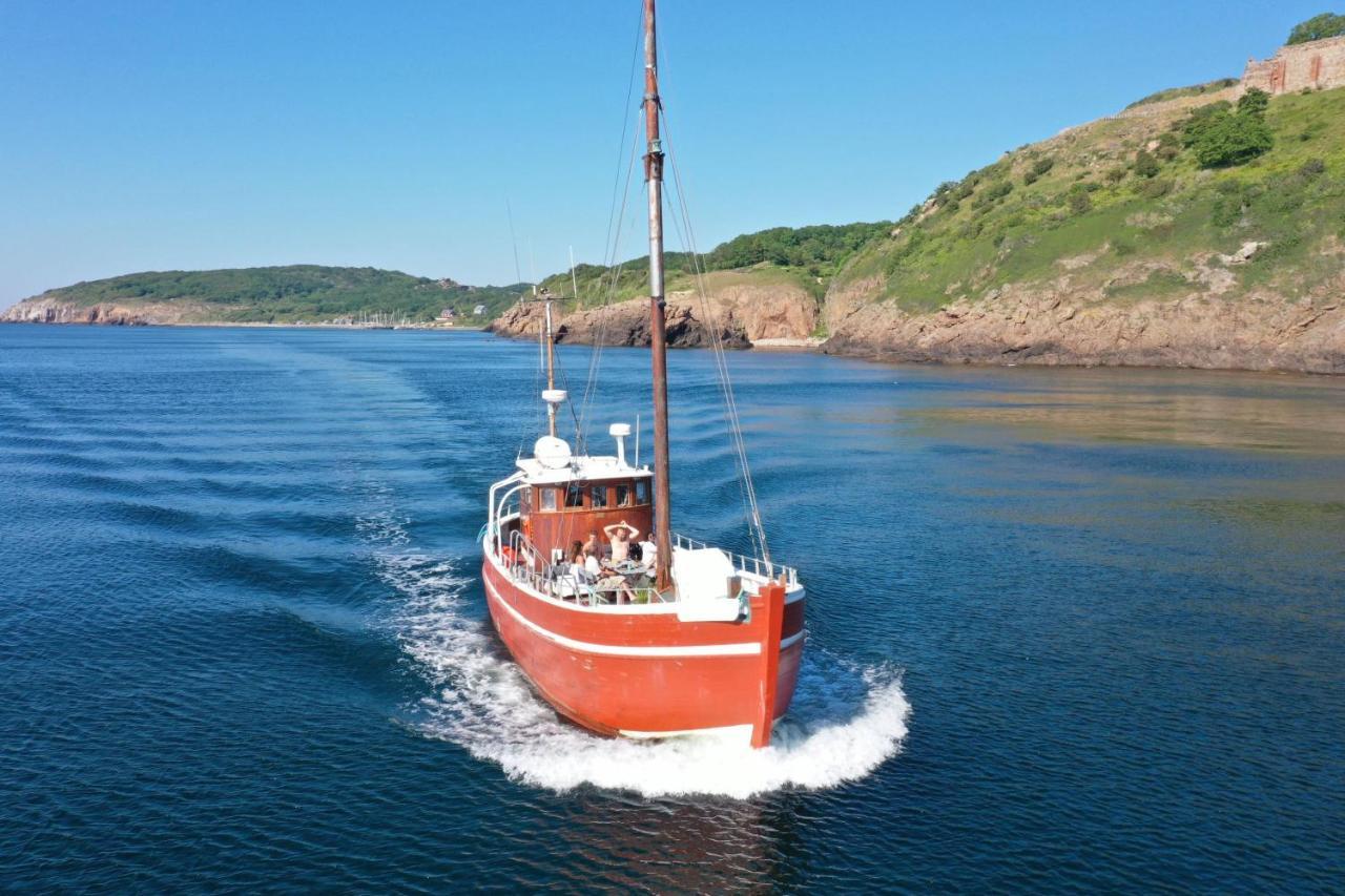 Varra Water - Unique Boat Accomodation - Bornholm Nexo Bagian luar foto